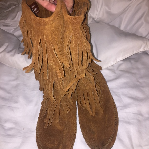 Minnetonka Boots - Picture 1 of 5